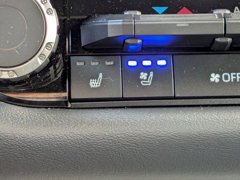 Used 2023 Toyota Tundra Platinum image 25