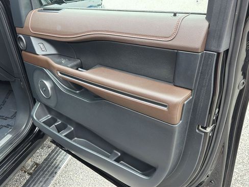 Used 2021 Ford Expedition King Ranch AWD/4WD image 17