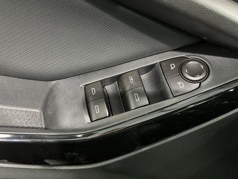New 2026 Chevrolet Equinox LT FWD image 28