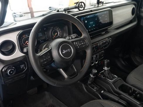 Used 2024 Jeep Wrangler Unlimited Sport AWD/4WD image 4