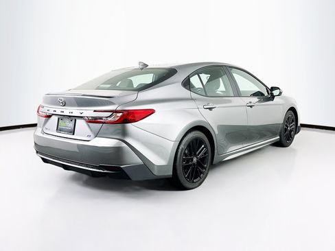 Used 2026 Toyota Camry SE FWD image 9