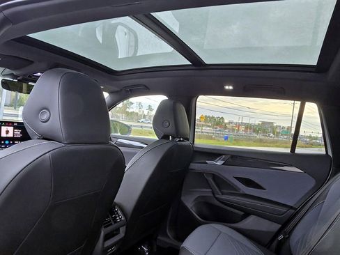 New 2026 Volkswagen Tiguan SE R-Line FWD image 26