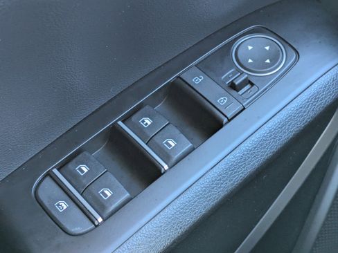 Certified 2023 Kia Soul LX FWD image 16