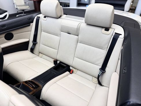 Used 2013 BMW 335i Convertible RWD image 22