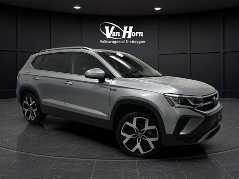 Used 2022 Volkswagen Taos SEL image 1