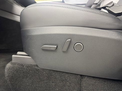 Used 2023 Tesla Model Y Long Range image 7