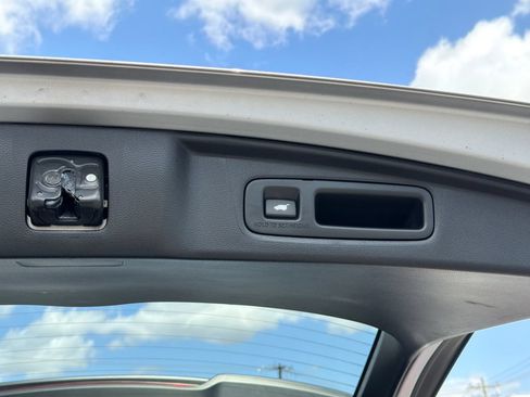 Used 2025 Honda CR-V EX-L image 25