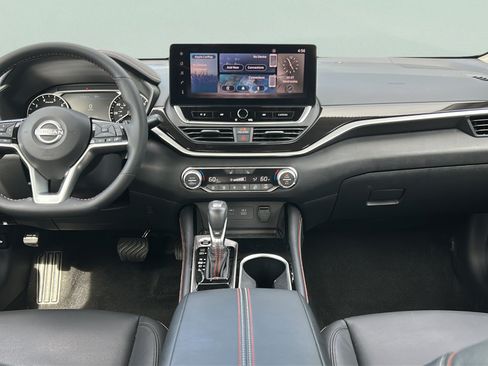 Used 2025 Nissan Altima 2.5 SR w/ SR Premium Package FWD image 15