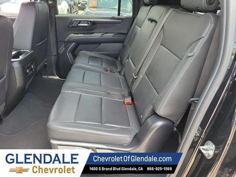 Certified 2025 Chevrolet Suburban Z71 AWD/4WD image 21