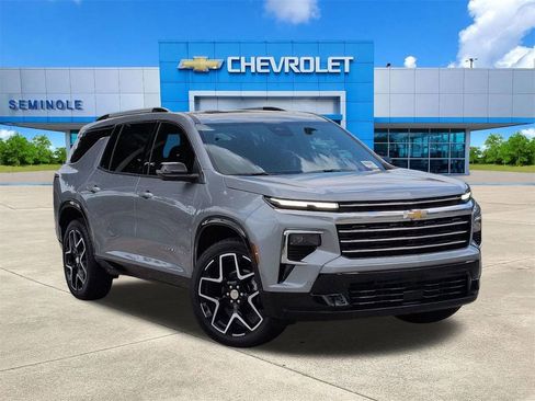 Used 2026 Chevrolet Traverse High Country FWD image 2