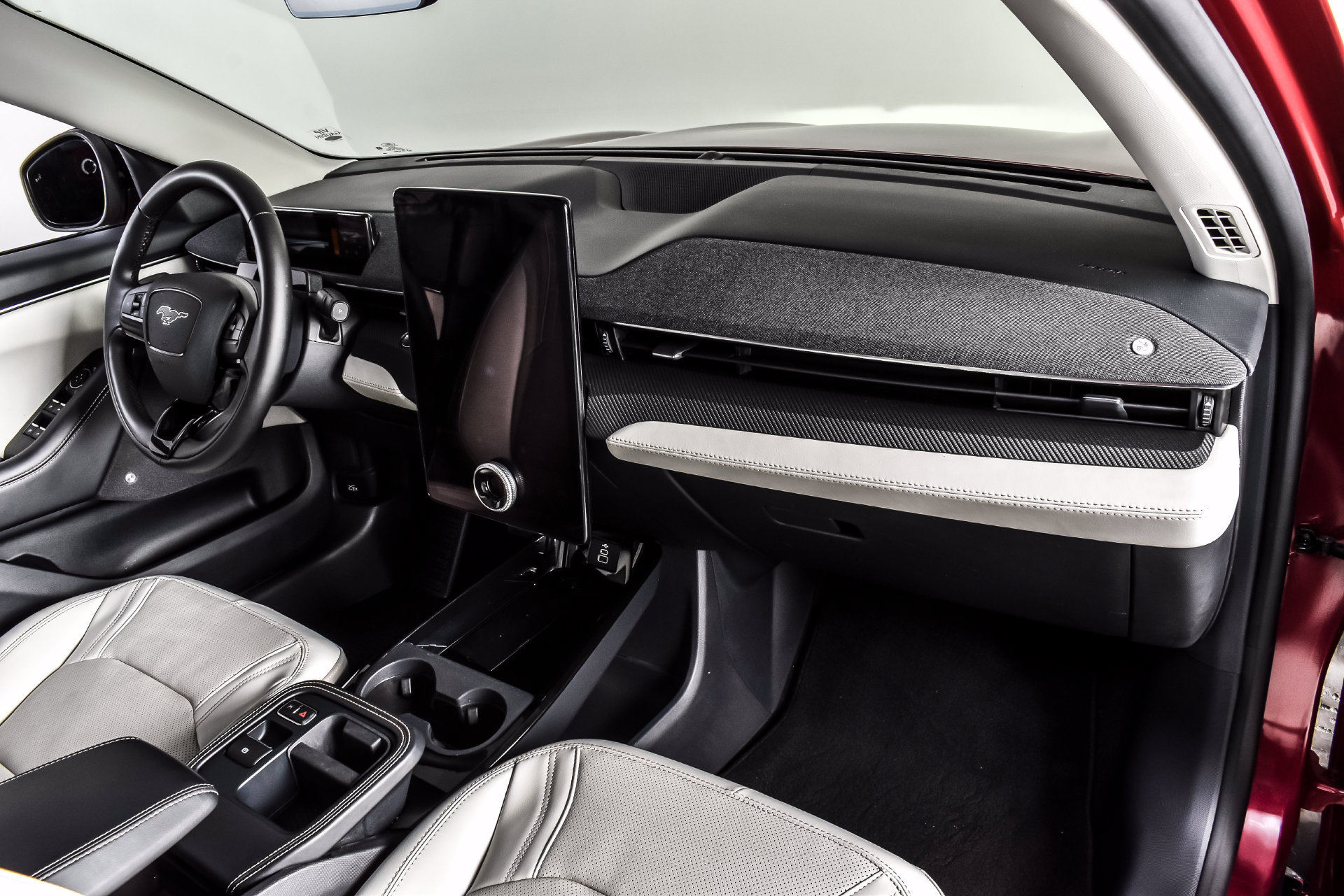 Used 2025 Ford Mustang Mach-E Premium AWD/4WD image 19