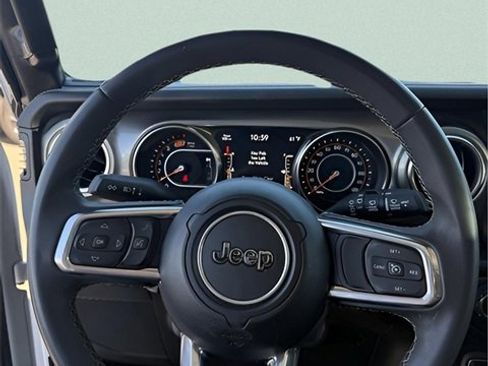 Used 2023 Jeep Wrangler Sahara image 12