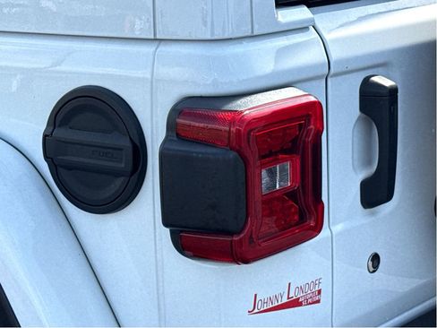 Used 2020 Jeep Wrangler Unlimited Rubicon w/ Steel Bumper Group AWD/4WD image 6