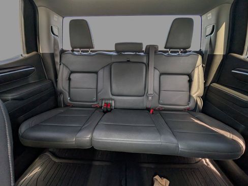 Used 2023 GMC Sierra 1500 SLT w/ SLT Premium Package AWD/4WD image 14