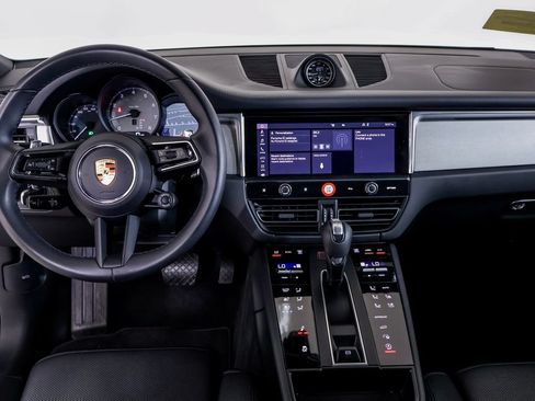 Certified 2026 Porsche Macan S AWD/4WD image 24