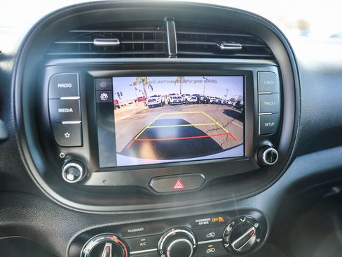 Used 2023 Kia Soul LX FWD image 13