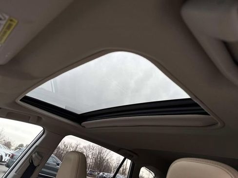 Used 2014 Toyota RAV4 Limited image 16