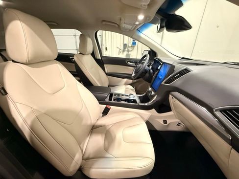 Used 2021 Ford Edge Titanium image 29