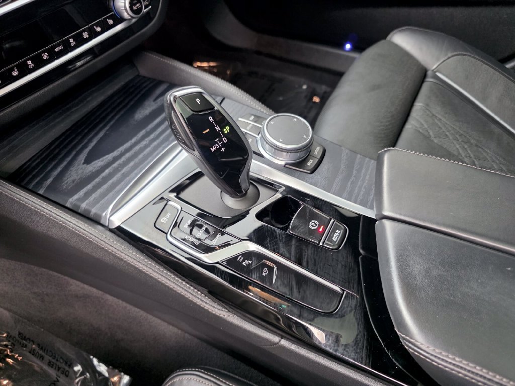 Used 2021 BMW M550i xDrive AWD/4WD image 24