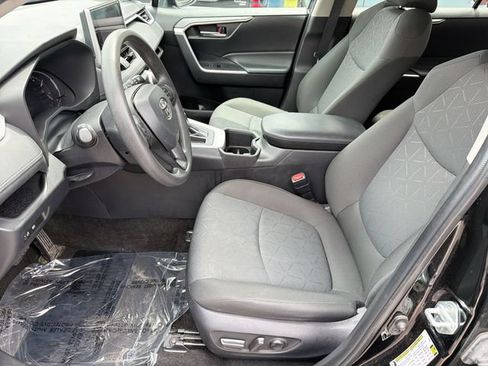 Used 2024 Toyota RAV4 XLE FWD image 15