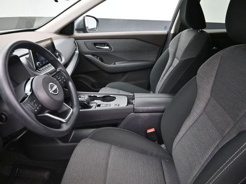 Used 2022 Nissan Rogue SV image 17