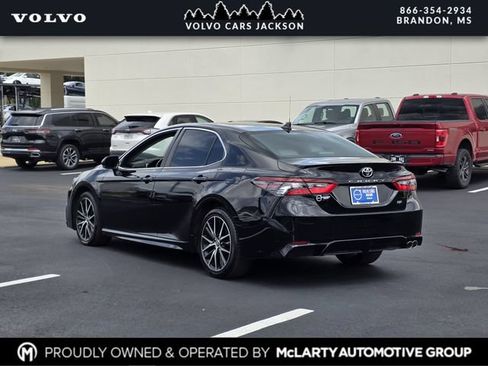 Used 2022 Toyota Camry SE FWD image 6