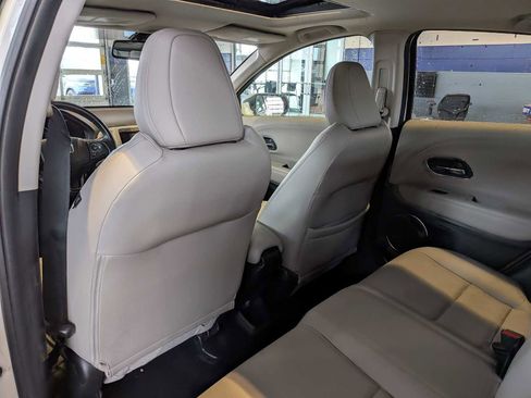 Used 2019 Honda HR-V EX-L image 16