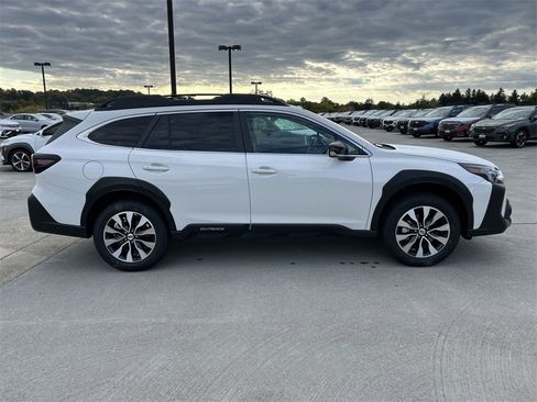 Certified 2025 Subaru Outback Limited image 9