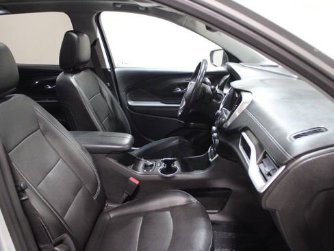 Certified 2022 GMC Terrain SLT w/ Tech Package image 27