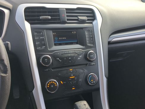 Used 2014 Ford Fusion SE FWD image 20