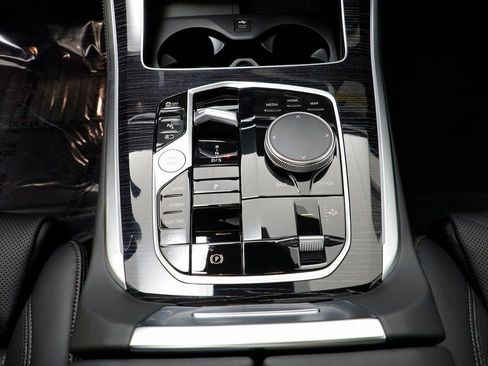New 2026 BMW X5 xDrive50e w/ M Sport Package AWD/4WD image 13