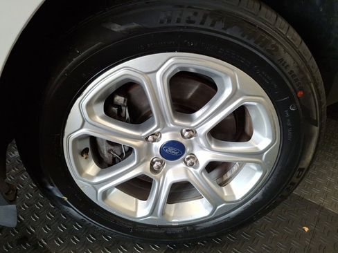 Used 2020 Ford EcoSport SE w/ SE Convenience Package image 4