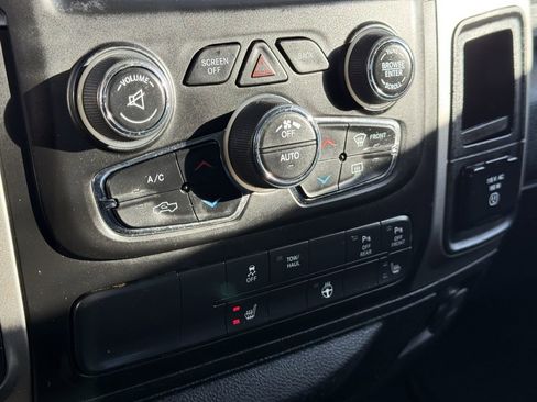 Used 2019 RAM 1500 Big Horn image 19