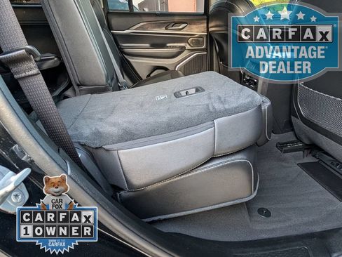 Used 2023 Jeep Grand Cherokee Limited w/ Luxury Tech Group II AWD/4WD image 26
