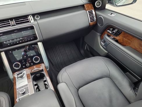 Used 2020 Land Rover Range Rover HSE image 18