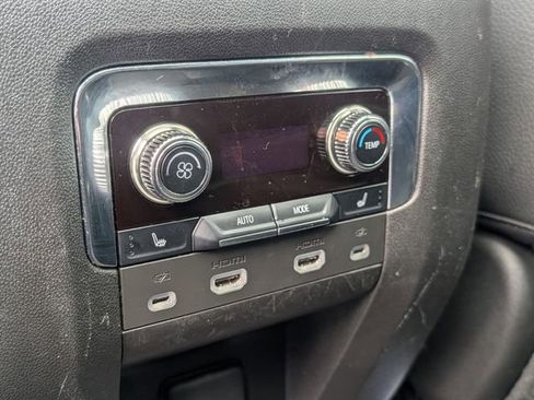 Used 2022 GMC Yukon Denali w/ Denali Ultimate Package image 15