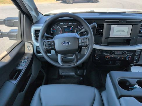 New 2026 Ford F550 4x4 Crew Cab Super Duty image 13