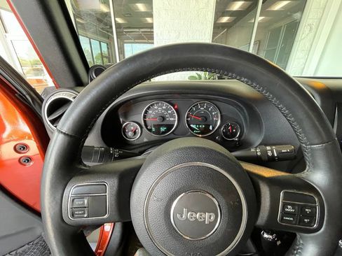 Used 2014 Jeep Wrangler Unlimited Sahara w/ Max Tow Package AWD/4WD image 14