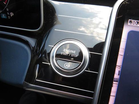 Used 2023 Mercedes-Benz S 580 4MATIC Sedan w/ AMG Line image 17