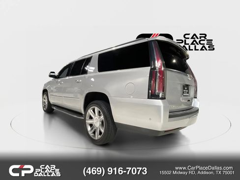 Used 2020 Cadillac Escalade ESV Luxury RWD image 16