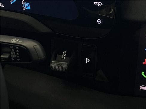 Used 2025 Porsche Taycan image 19