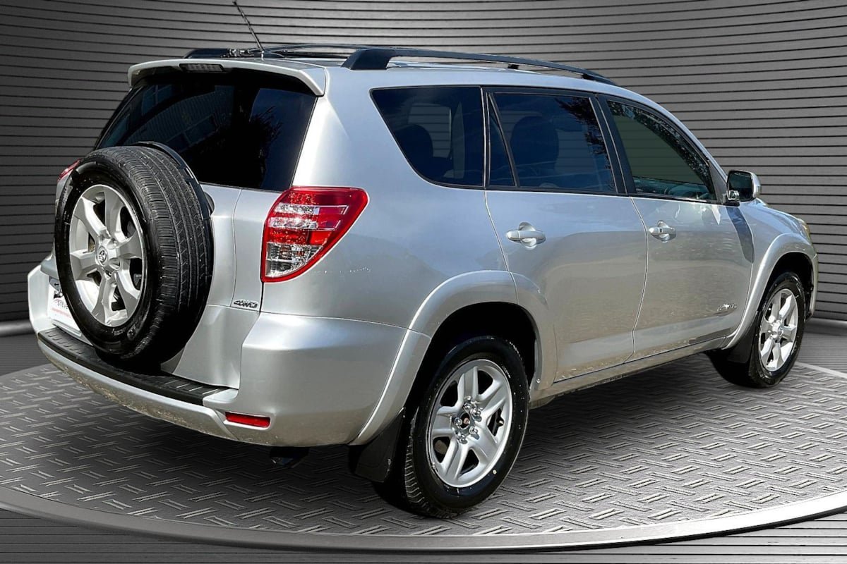 Used 2011 Toyota RAV4 Limited AWD/4WD image 6