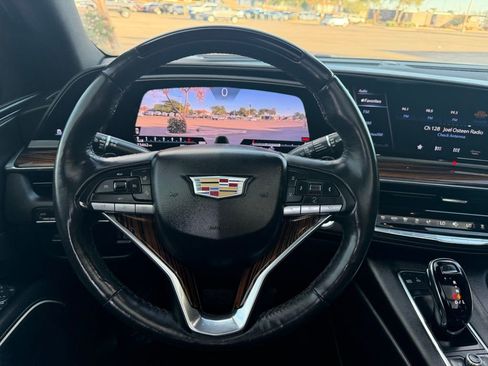 Used 2023 Cadillac Escalade Premium Luxury image 31