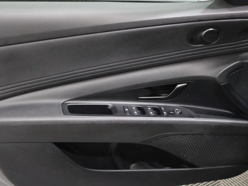 Used 2025 Hyundai Elantra Sport FWD image 3