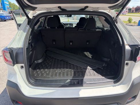 Used 2024 Subaru Outback Premium AWD/4WD image 8