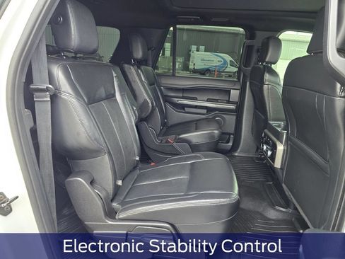 Used 2020 Ford Expedition Max XLT w/ Equipment Group 202A AWD/4WD image 14