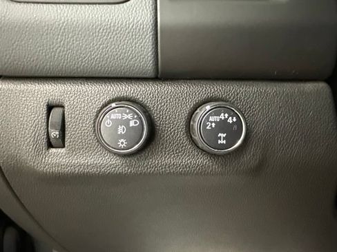 Used 2017 Chevrolet Colorado Z71 AWD/4WD image 25
