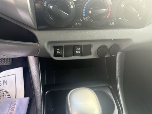 Used 2015 Toyota Tacoma PreRunner image 30