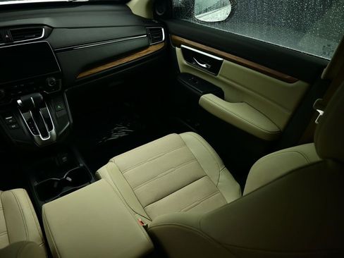 Used 2019 Honda CR-V Touring image 14