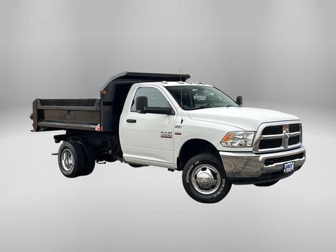 Used 2018 RAM 3500 Tradesman w/ Power & Remote Entry Group image 5